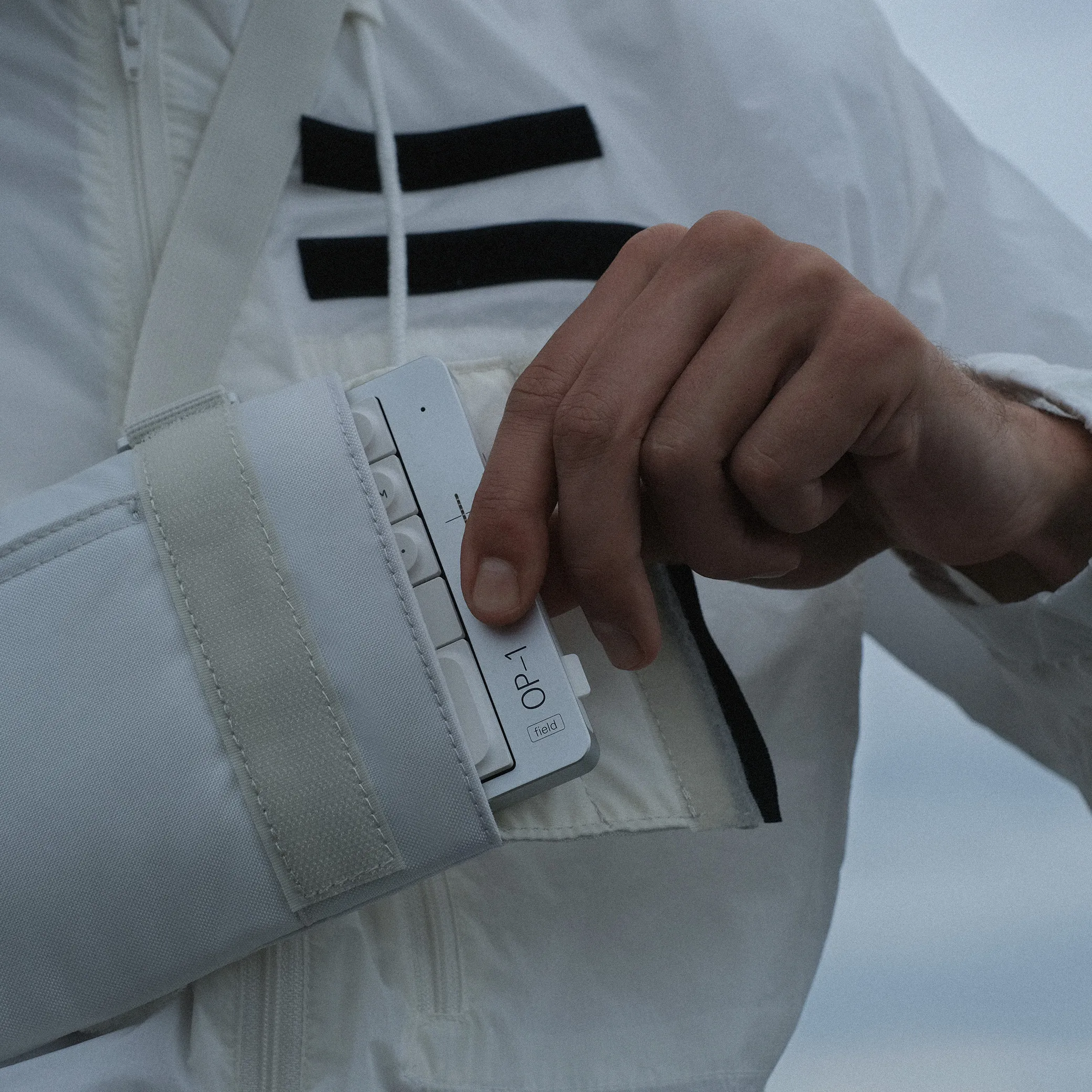 field large bag white